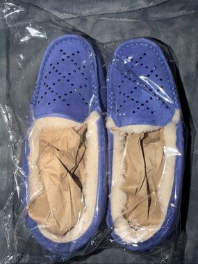 *NEW* UGG Women’s Blue Suede Plush-Lined Slippers - Sz. 9 - 9.5
